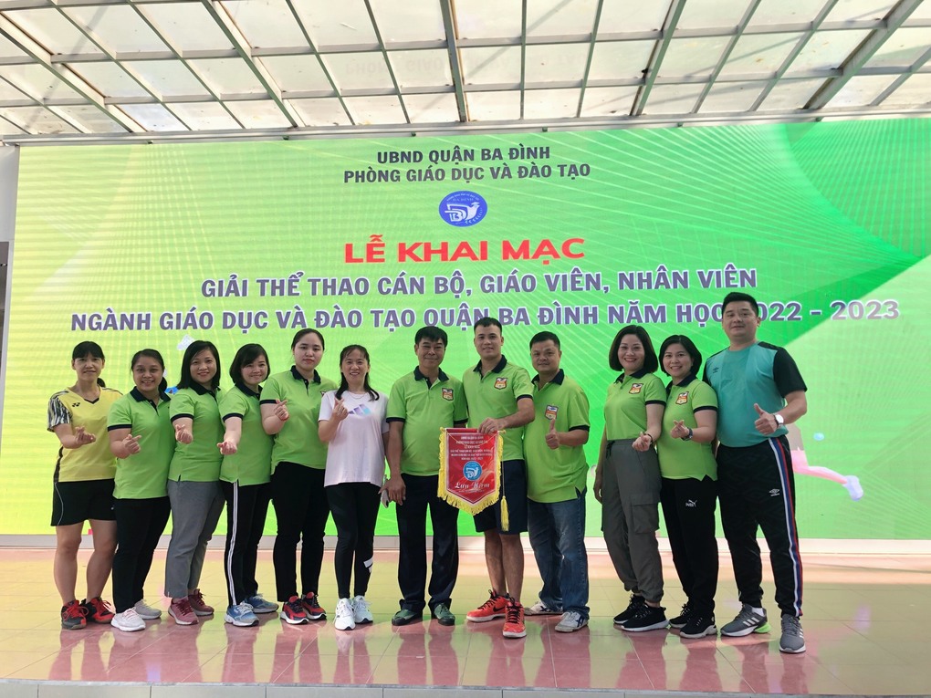 Cán bộ, giáo viên, nhân viên trường THCS Ba Đình tham dự Giải thể thao ngành Giáo dục và Đào tạo quận Ba Đình năm 2022