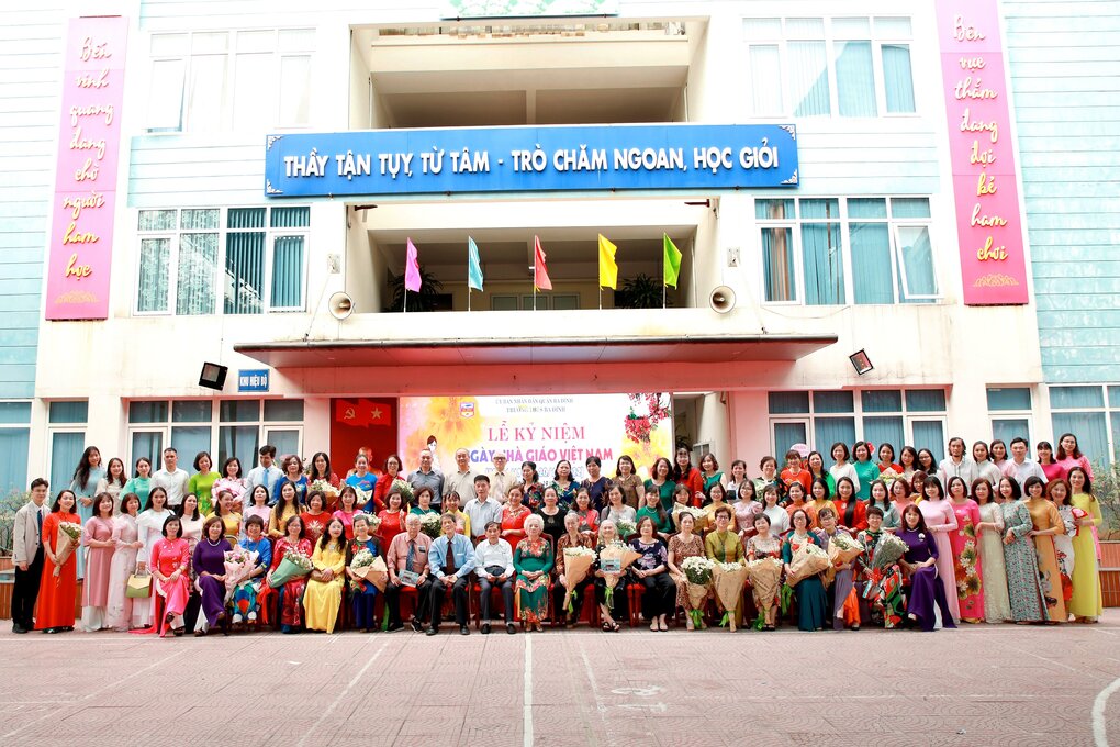 Trường THCS Ba Đình tổ chức Lễ kỉ niệm 40 năm “Ngày Nhà giáo Việt Nam (20/11/1982 - 20/11/2022)”