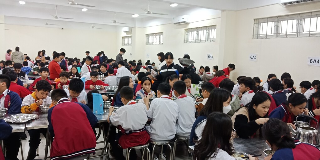 Trường THCS Ba Đình đặc biệt chú trọng công tác chăm sóc bán trú học sinh sau kỳ nghỉ Tết Nguyên đán Quý Mão 2023