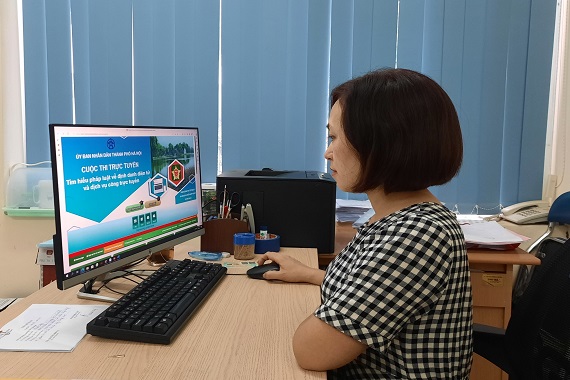Đoàn viên Công đoàn trường THCS Ba Đình tích cực tham gia cuộc thi trực tuyến “Tìm hiểu pháp luật về định danh điện tử và dịch vụ công trực tuyến” trên địa bàn Thành phố Hà Nội