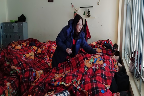 Công tác chăm sóc bán trú trong những ngày rét đậm, rét hại của trường THCS Ba Đình