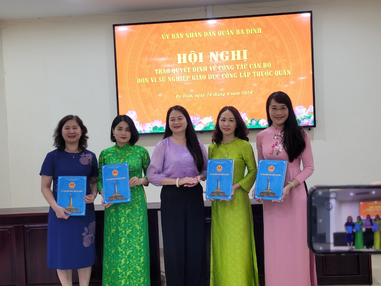 Trường THCS Ba Đình chào đón đồng chí Phó Hiệu trưởng Nguyễn Ngọc Dung về công tác tại trường
